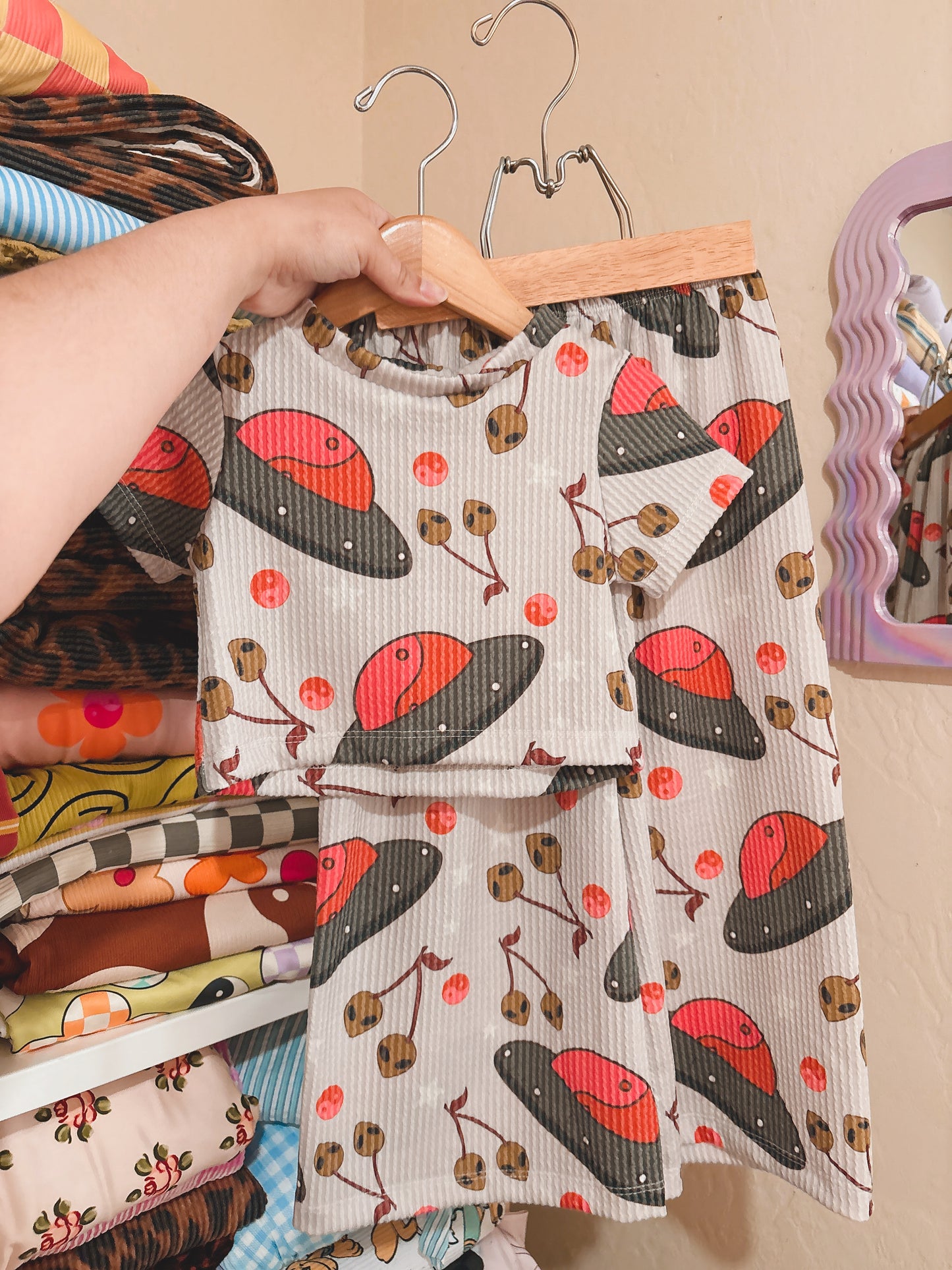 ALIEN CHERRIES SET