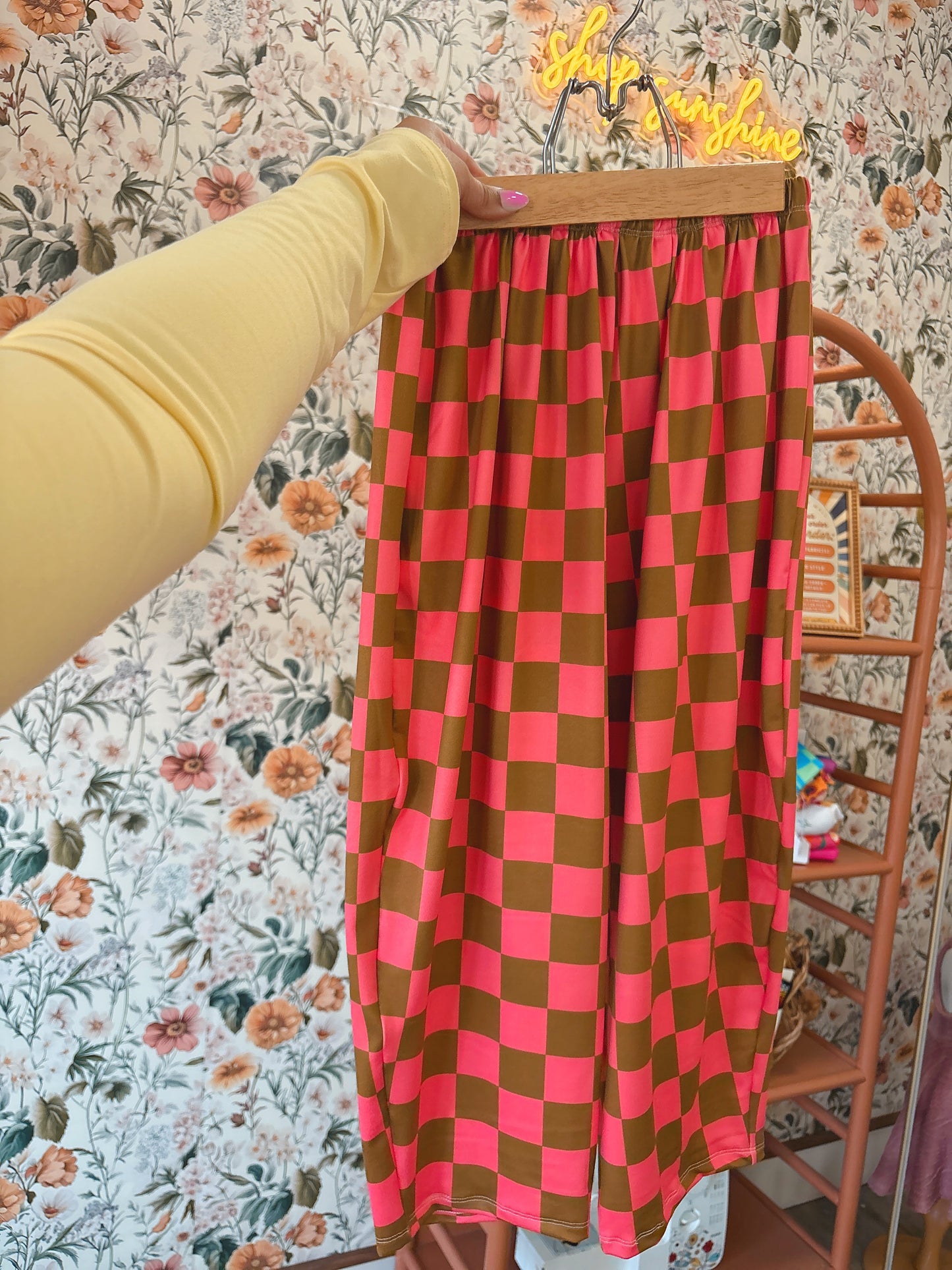 CHECKER PINK & GREEN BARRELS