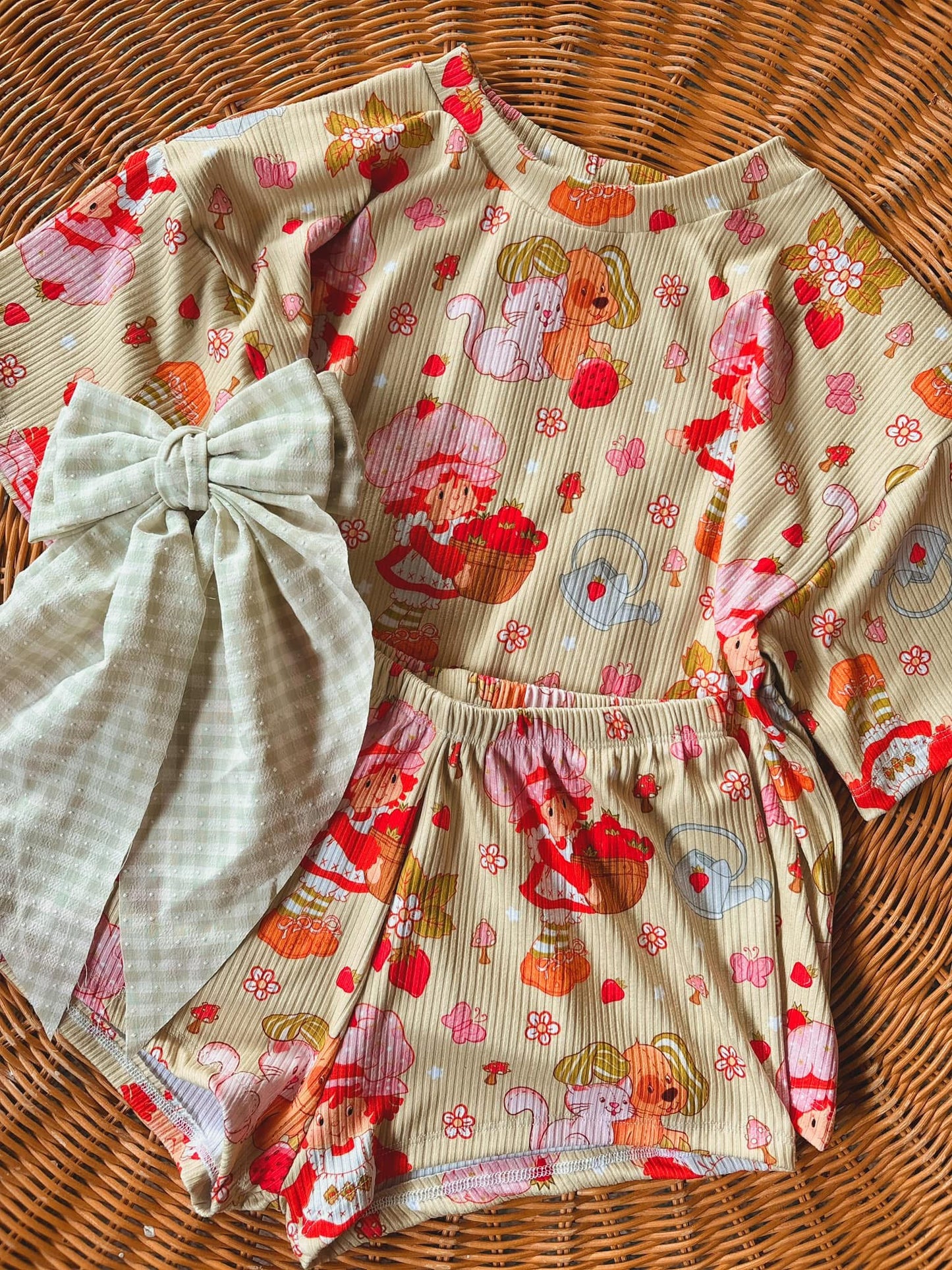 STRAWBERRY BOXY + SHORTS