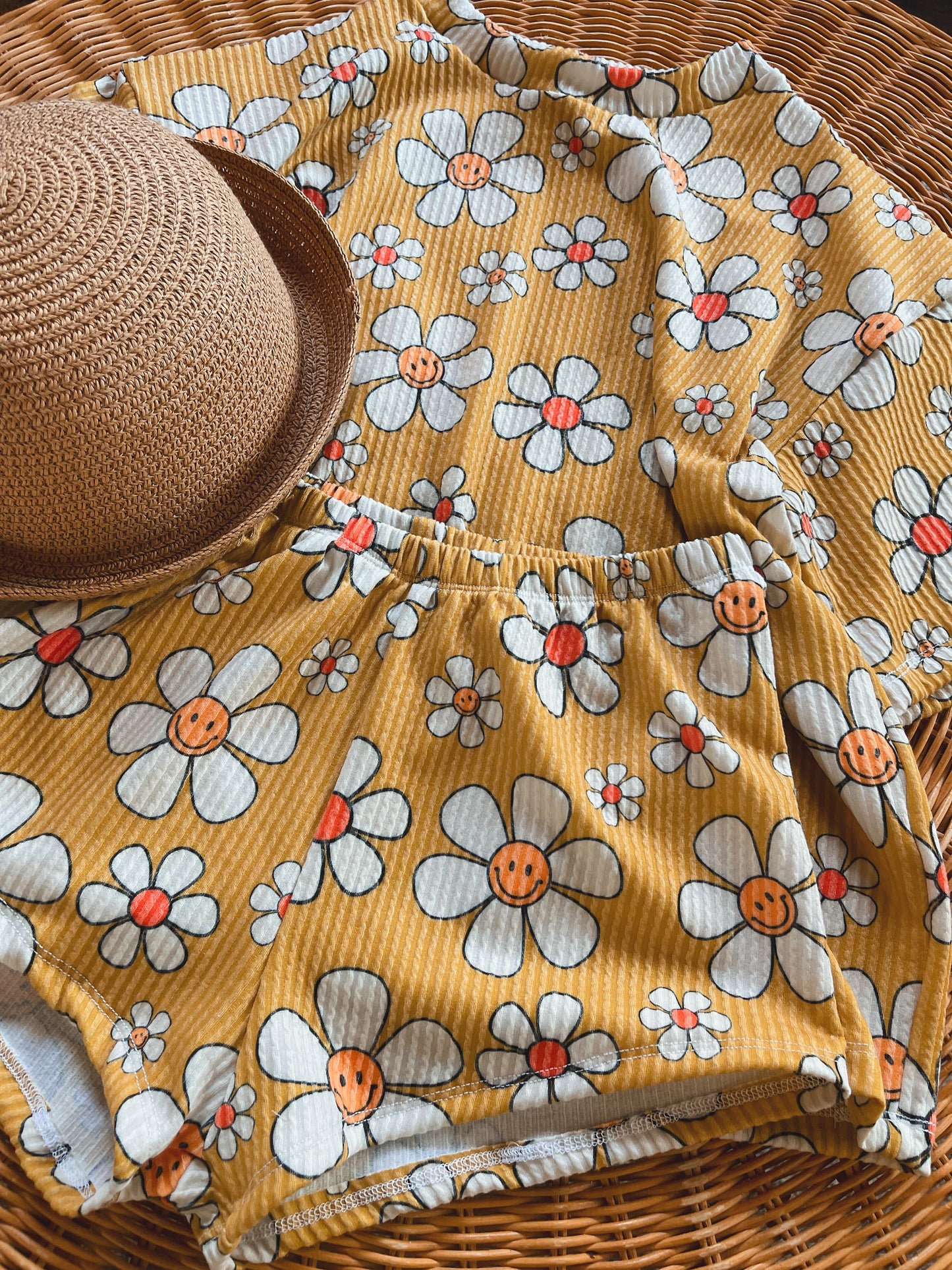 GROOVY DAISY URBAN RIBBED SET