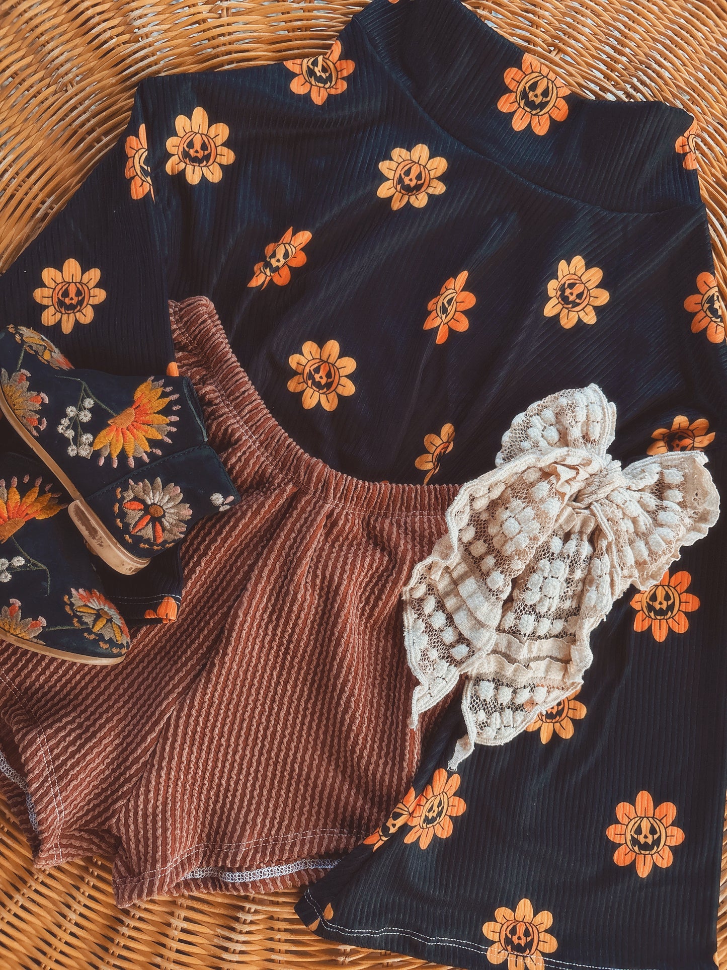 BELL LONG SLEEVE + SHORTS