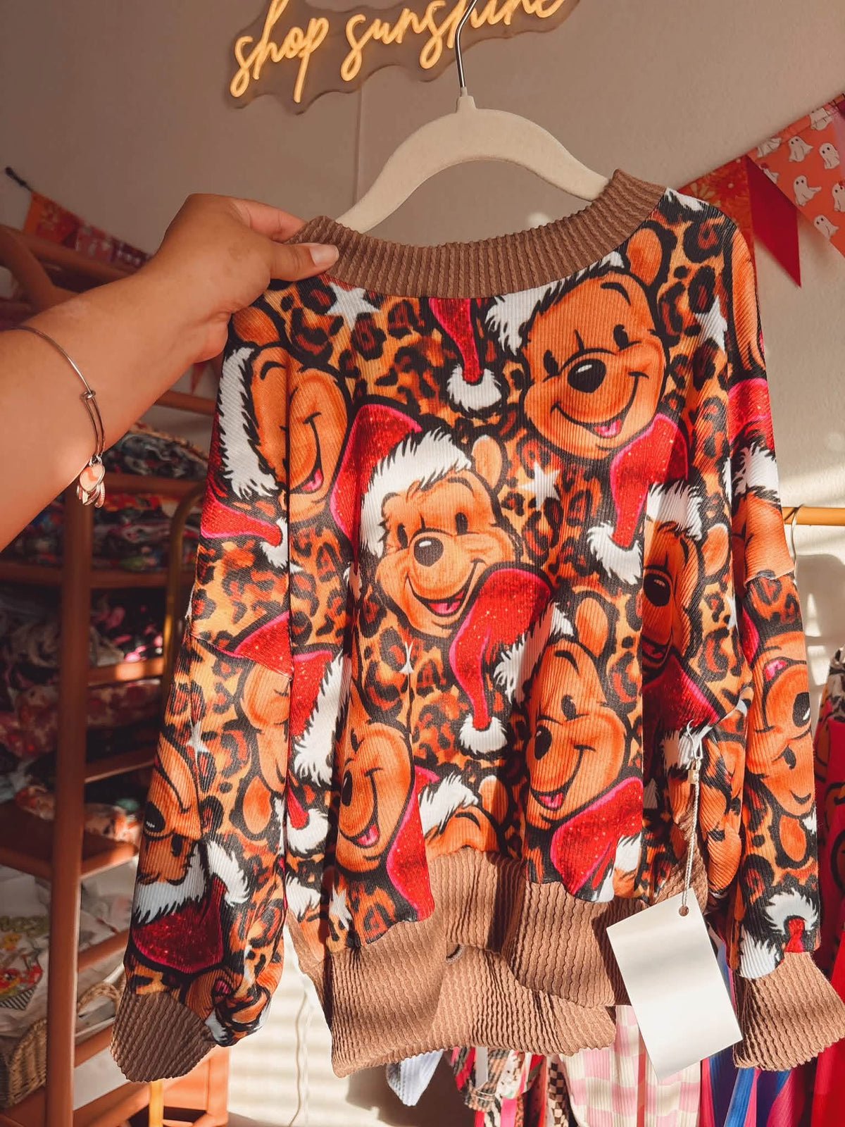 POOH OVERSIZED CREW NECK