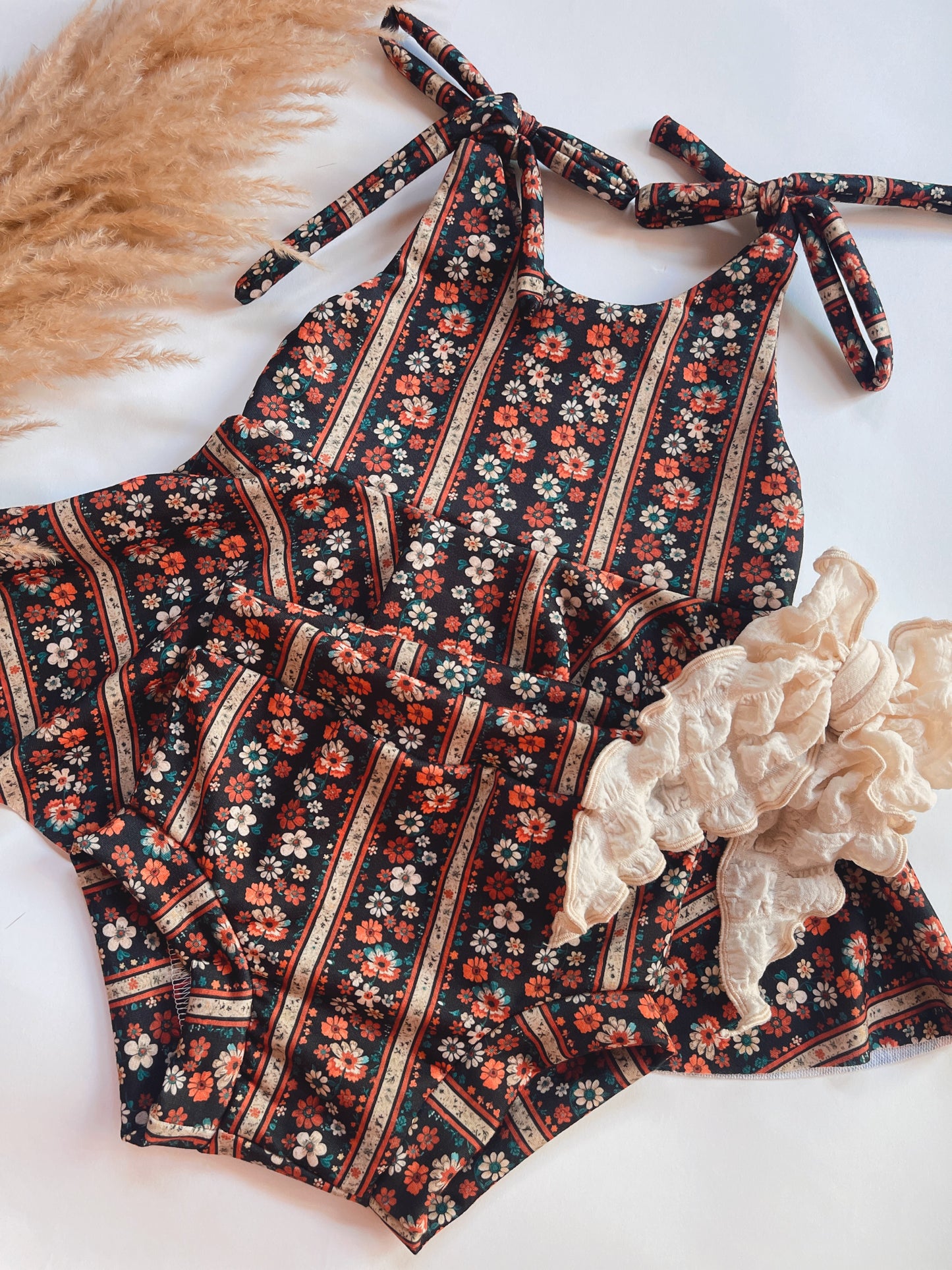 LADY IN BLOOM EMMA TOP + BUMMIES SET