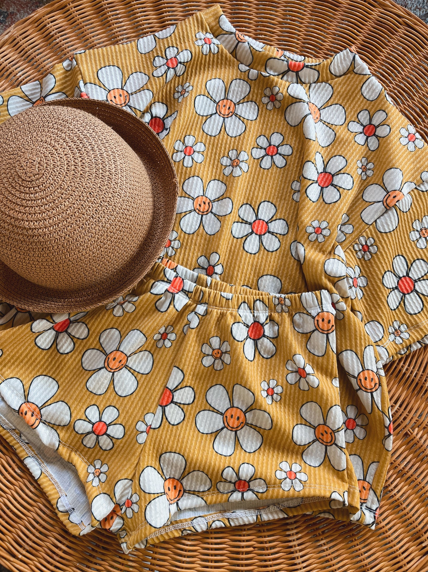 GROOVY DAISY URBAN RIBBED SET